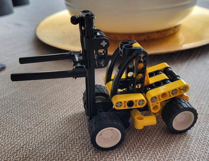 Lego 8441 Technic - Vorkheftruck, Kinderen en Baby's, Speelgoed | Duplo en Lego, Zo goed als nieuw, Lego, Complete set, Ophalen of Verzenden
