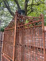 Antieke smeedijzeren poort., Tuin en Terras, Tuinpoorten, Ophalen of Verzenden, 200 cm of meer, Draaipoort