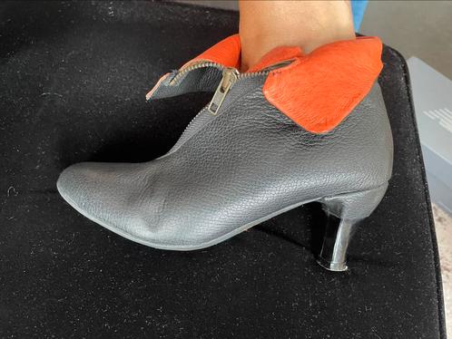Leren enkellaarsjes diep zwart j shoes twisted laarzen 38, Kleding | Dames, Schoenen, Gedragen, Lage of Enkellaarzen, Zwart, Ophalen of Verzenden