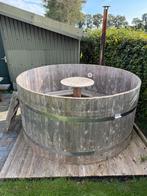 Red cedar Hottub met Kachel, Ophalen, Gebruikt, Trap, Vast