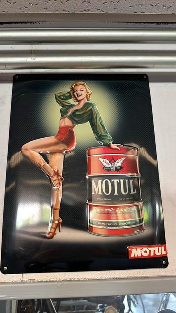 Motul reclame bordjes beschikbaar voor biedingen