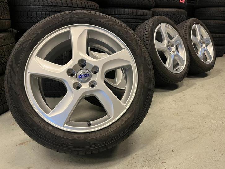 17 inch Originele Volvo Winterset "Balder" Nokian V70 S80, Auto-onderdelen, Banden en Velgen, Velg(en), Zomerbanden, 17 inch, 215 mm