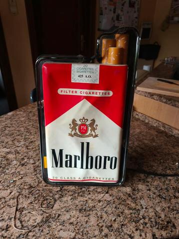 Marlboro neon  beschikbaar voor biedingen