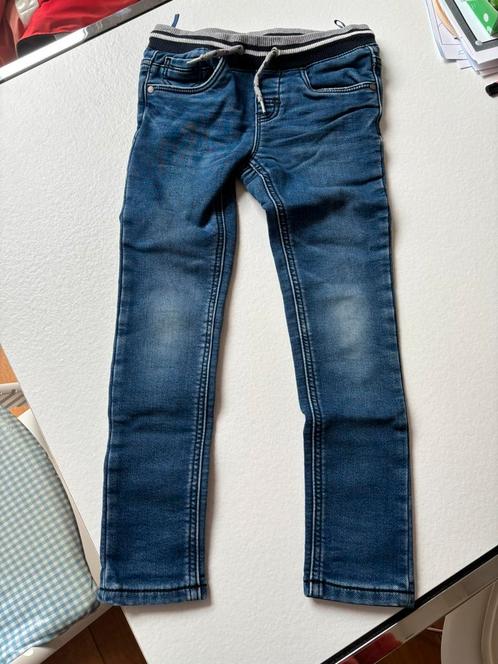 Spijkerbroek maat 122 **ZGAN**, Kinderen en Baby's, Kinderkleding | Maat 122, Zo goed als nieuw, Jongen, Broek, Ophalen of Verzenden