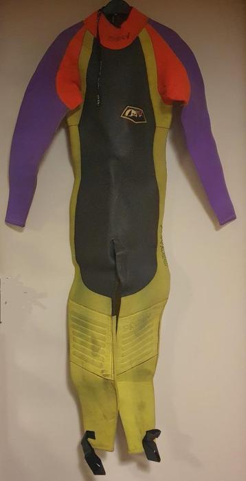 Wetsuit  beschikbaar voor biedingen