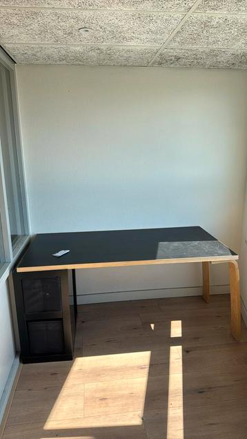 GRATIS: Ikea bureau. 