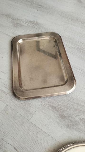 Vintage Metalen Dienblad beschikbaar voor biedingen