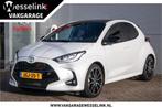 Toyota Yaris 1.5 Hybrid 130 GR Sport - Pano dak | Ad. Cruise, Auto's, 12 maanden, 450 kg, Gebruikt, Wit