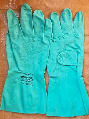 Rubberen handschoenen  beschikbaar voor biedingen