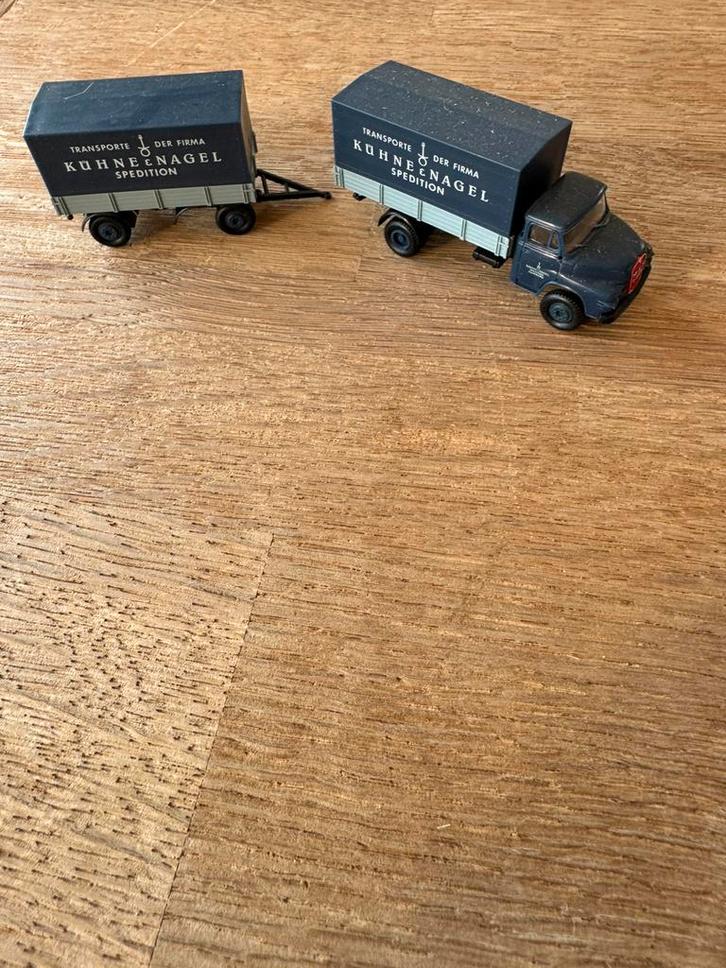 Kühne & Nagel Spefition vrachtwagen combinatie HO 1:87 zgan, Hobby en Vrije tijd, Modelauto's | 1:87, Zo goed als nieuw, Bus of Vrachtwagen