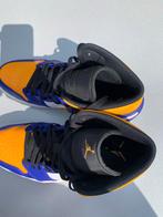 Nike Air Jordan 1 Mid Lakers Maat 44, Ophalen of Verzenden, Gedragen, Overige kleuren, Sneakers of Gympen