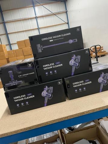 Partij splinter nieuwe Steelstofzuigers ( winkelprijs €499 ) beschikbaar voor biedingen