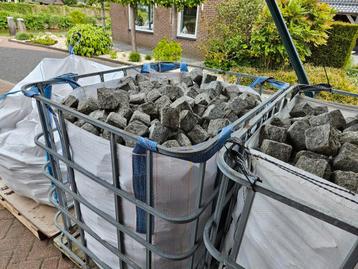 Portugese graniet keitjes keien  beschikbaar voor biedingen