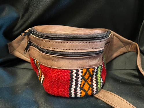Lederen heuptasjes, Sieraden, Tassen en Uiterlijk, Tassen | Schoudertassen, Nieuw, Bruin, Leer, Verzenden