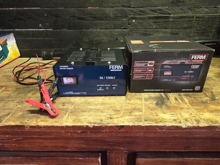 Ferm 5A/12Volt Acculader - Gebruikt, Auto diversen, Jumpstarters, Gebruikt, Ophalen of Verzenden