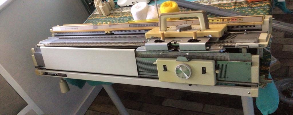 Empisal Mod. 560 Dubbelbed Elektronische Breimachine, Hobby en Vrije tijd, Breien en Haken, Gebruikt, Breien, Overige typen, Ophalen