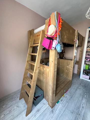 Steigerhouten hoogslaper met bureau + elektr. Lattenbodem beschikbaar voor biedingen
