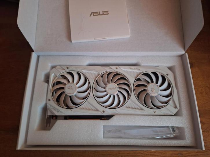 Asus ROG Strix RTX 3090 White 24GB - Topkaart!, Computers en Software, Videokaarten, Zo goed als nieuw, Nvidia, PCI-Express 4.0