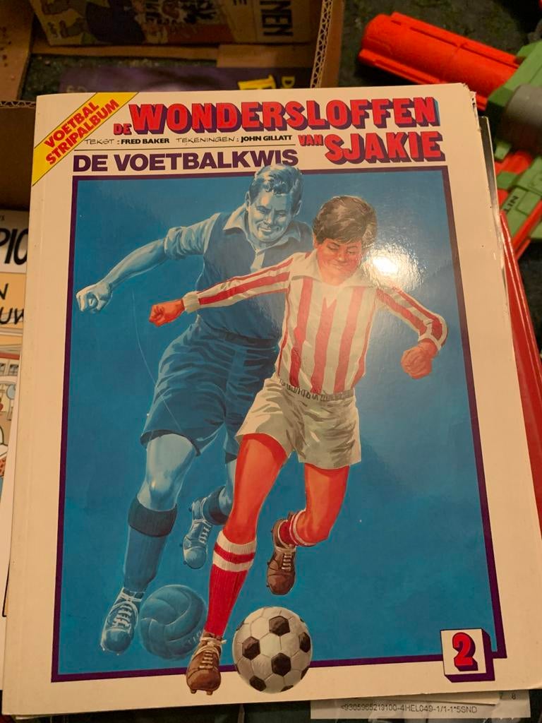 De Wondersloffen van Sjakie - Voetbalstripalbum, Eén stripboek, Ophalen of Verzenden, Gelezen