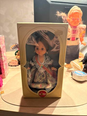 Vintage pop in doos beschikbaar voor biedingen