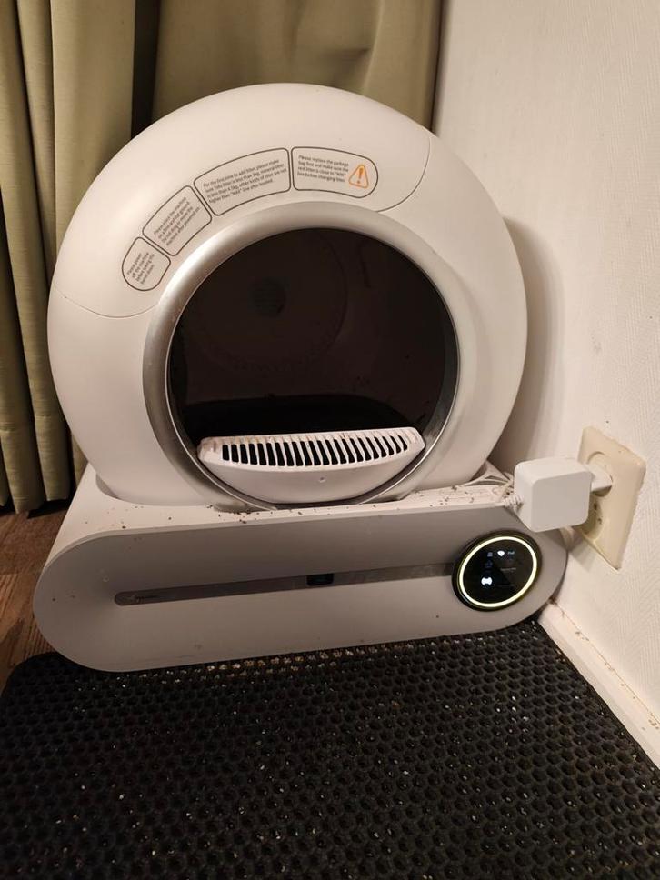 Viervoeter Automatische kattenbak, incl 3 rollen zakjes, Dieren en Toebehoren, Kattenbakken, Gebruikt, Gesloten, Zelfreinigend