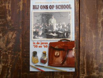 Boekje Bij ons op school.  beschikbaar voor biedingen