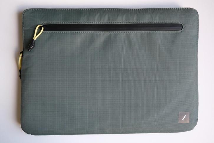 Native Union Ultralight Laptophoes MacBook 14" Slate Green, Computers en Software, Laptophoezen, Zo goed als nieuw, 14 inch, Ophalen of Verzenden