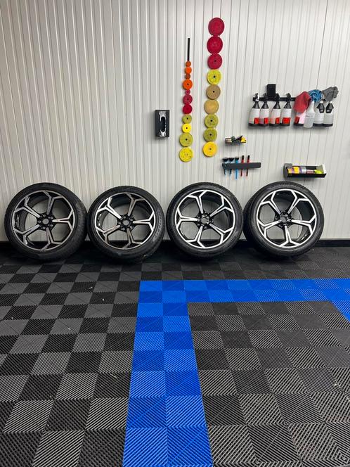 Lamborghini Urus velgen set + lambo markering banden, Auto-onderdelen, Banden en Velgen, Winterbanden, Overige maten, 285 mm, Ophalen
