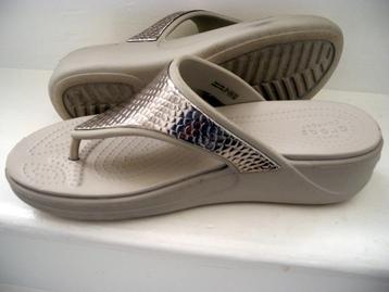 crocs slippers grijs/zilver maat 40 beschikbaar voor biedingen