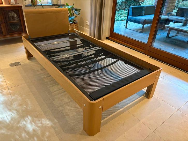 SHOWROOMSTAAT Auping Auronde 100x200 42cm elekt. verstelbaar, Huis en Inrichting, Slaapkamer | Bedden, Zo goed als nieuw, Eenpersoons