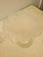 Vintage mat glazen vaas kelk model, Huis en Inrichting, Woonaccessoires | Vazen, Heikant 21 Kaatsheuvel, Overige kleuren, Belle Vieille Brocante