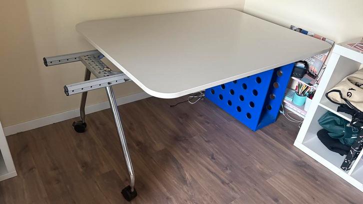 VITRA Ad Hoc Design Tafel 140 x 100 cm, Huis en Inrichting, Bureaus, Ophalen of Verzenden
