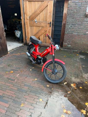 Tomos beschikbaar voor biedingen