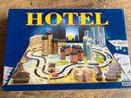 Hotel, Ophalen of Verzenden, Zo goed als nieuw