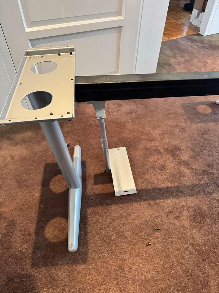 IKEA Bureau Onderstel - Verstelbaar, Huis en Inrichting, Tafelonderdelen, Gebruikt, Tafelpoot, Minder dan 50 cm, Rechthoekig, Metaal