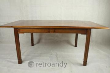 Vintage verstelbare salontafel beschikbaar voor biedingen