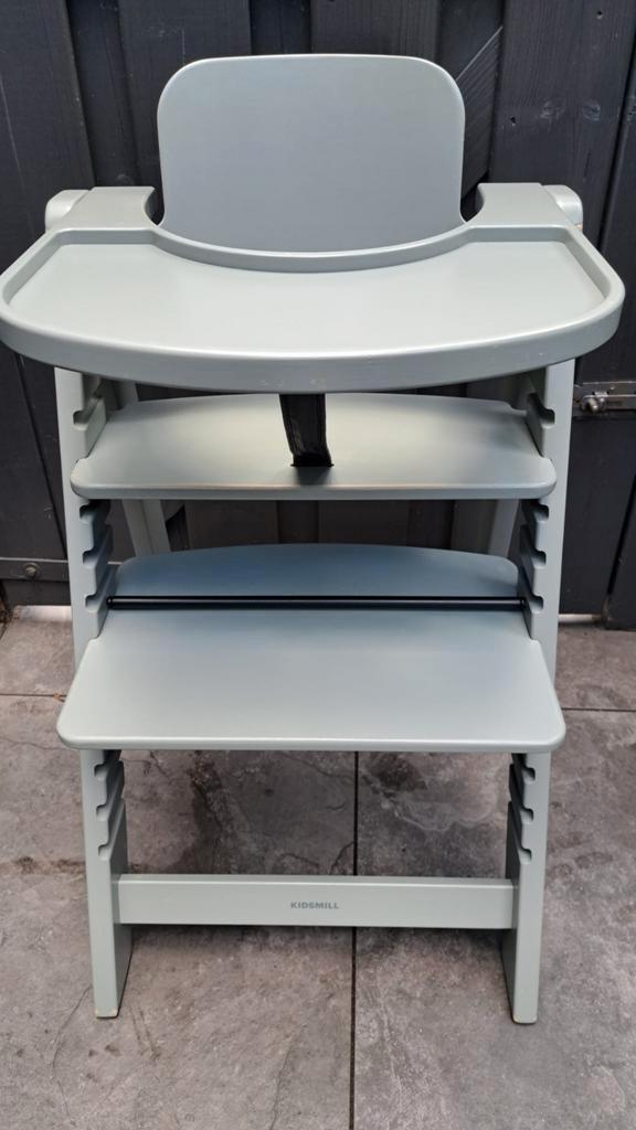 Kidsmill Up Kinderstoel -Grijs:babyset-kussenset- 2xeetblad, Kinderen en Baby's, Kinderstoelen, Gebruikt, Meegroeistoel, Aanschuifbaar