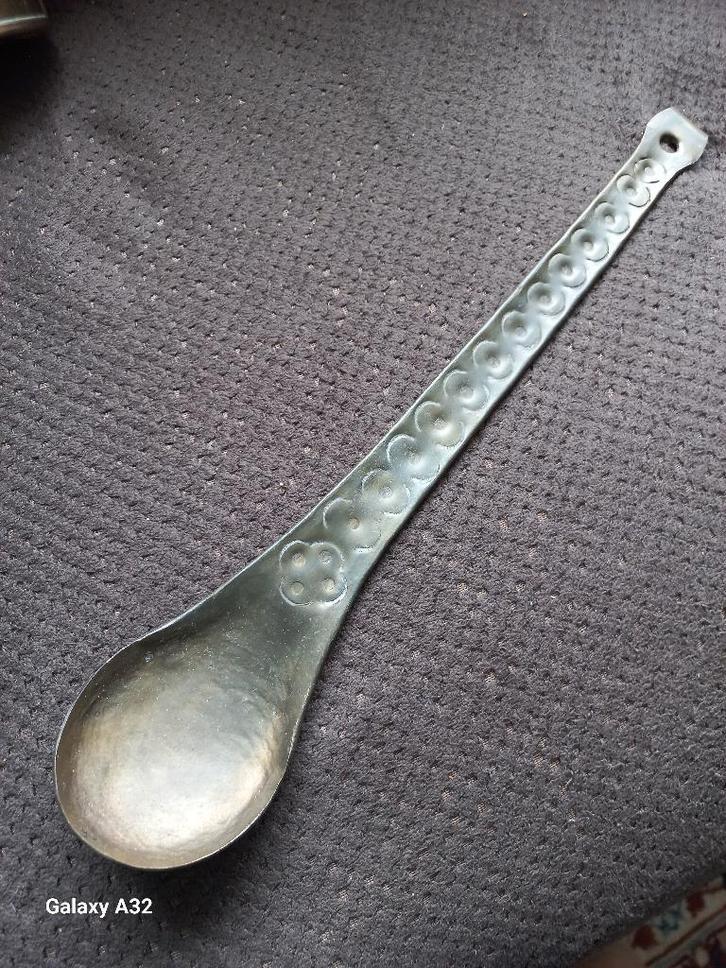 Antieke bronzen lepel en theezeef, Antiek en Kunst, Antiek | Koper en Brons, Brons, Ophalen of Verzenden