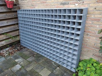 Moestuin gaaspanelen klimrek volkstuin draadnetten rek beschikbaar voor biedingen
