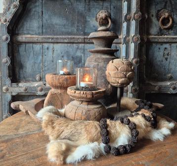 Landelijke sfeerset, houten schaal, kandelaar, nepalese pot beschikbaar voor biedingen