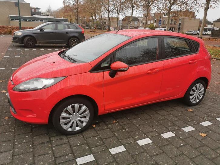 Ford Fiësta 1.25 44KW 5DR 2010 Rood 128.725km, Auto's, Ford, Particulier, Fiësta, Airconditioning, Centrale vergrendeling, Elektrische ramen