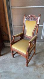 Rijk bewerkte notenhouten fauteuil, Ophalen