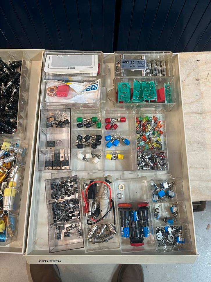 Elektronica Onderdelen Collectie, Hobby en Vrije tijd, Elektronica-componenten, Nieuw, Ophalen of Verzenden