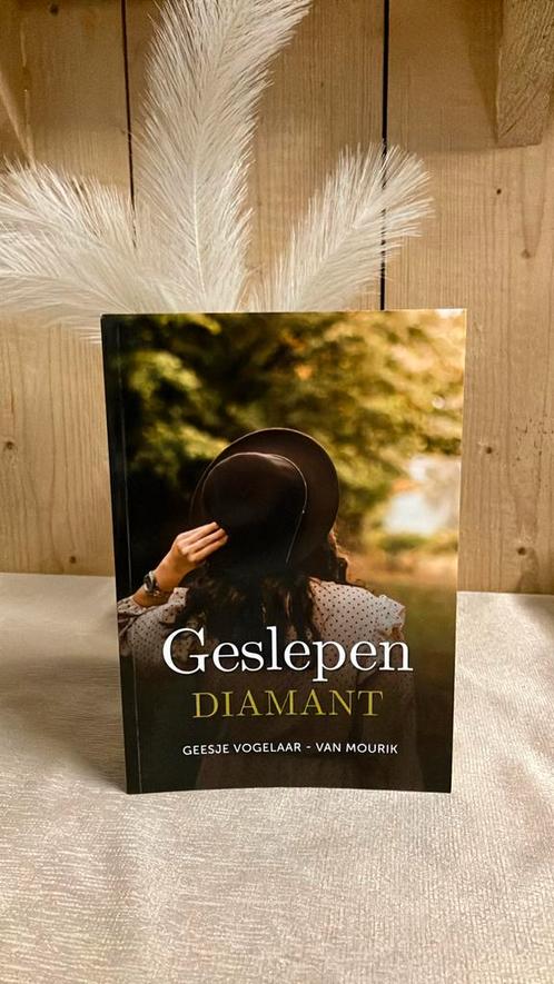 KR-9 Geesje Vogelaar-van Mourik - Geslepen diamant, Boeken, Literatuur, Zo goed als nieuw, Nederland, Ophalen of Verzenden