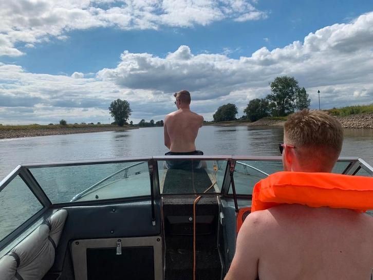 Snelle Speedboot VIP, Watersport en Boten, Motorboten en Motorjachten, Gebruikt, Polyester, Benzine, 50 pk of meer, Ophalen of Verzenden