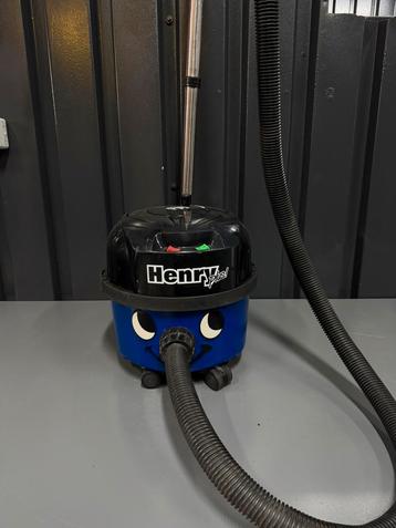 Henry plus numatic stofzuiger beschikbaar voor biedingen