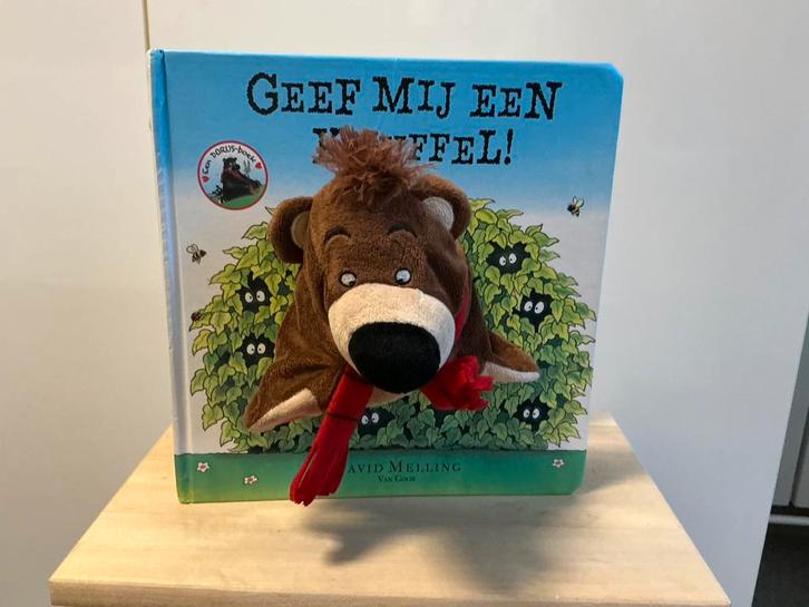 Interactief Boek lief met knuffel handpop voelen beer Dorus, Boeken, Kinderboeken | Baby's en Peuters, Gelezen, 2 tot 3 jaar, Uitklap-, Voel- of Ontdekboek