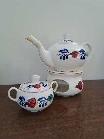 Boerenbont: theepot, theelicht, kop/schotel, suikerpot, + beschikbaar voor biedingen