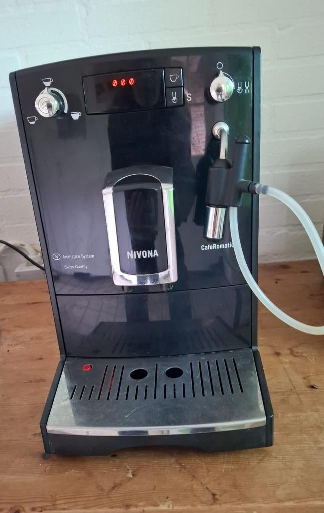 Nivona CafeRomatica bonen koffie 646, Witgoed en Apparatuur, Koffiezetapparaten, Koffiemachine, Zo goed als nieuw, 2 tot 4 kopjes
