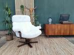 Vintage Design Fauteuil Wit Leer Houten Poot Draaifauteuil, BlijeSpullen.nl, 75 tot 100 cm, Amersfoort, 75 tot 100 cm